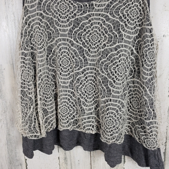 Miss chievous cute layered tank size small - Picture 4 of 9